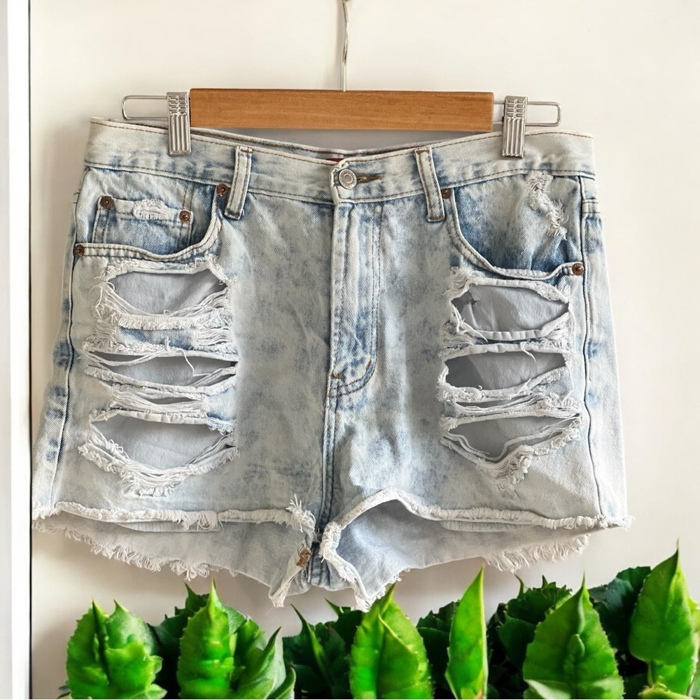 Signature 8 Denim women’s Destroyed Jean Shorts
